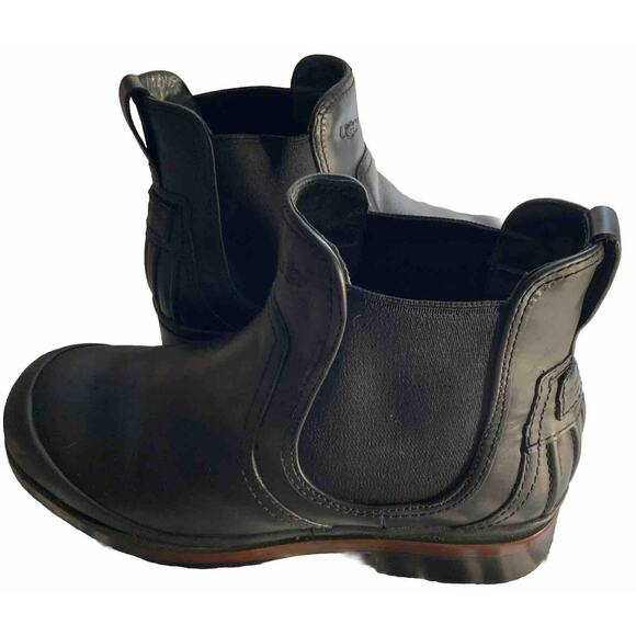 UGG Men's 9 Hillmont Chelsea Waterproof Leather Boot in Black - Picture 1 of 8